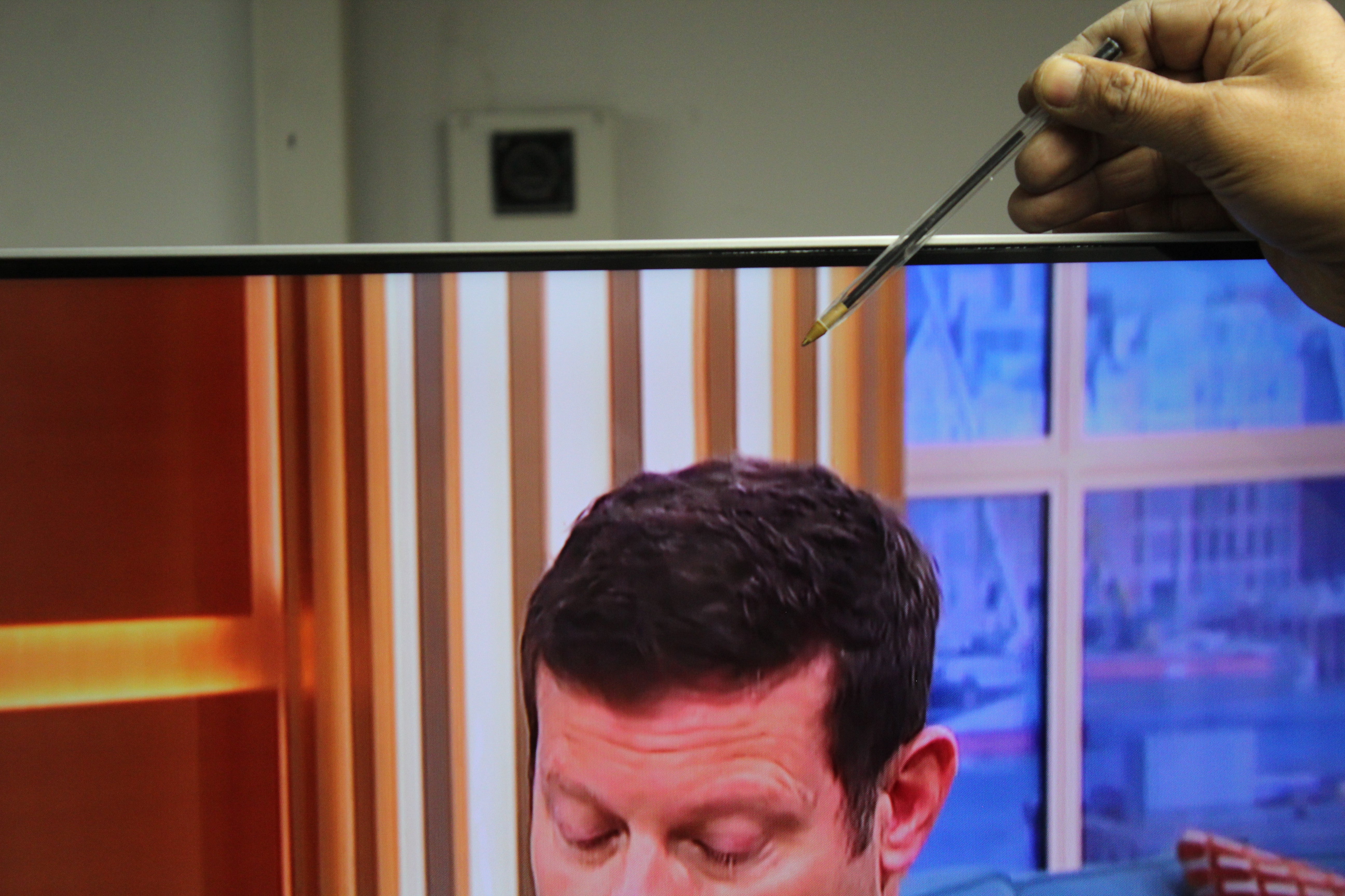 50" Philips "The One" 50PUS8807/12 Ambilight 4K HDR Android Smart LED TV - Electronic World TV